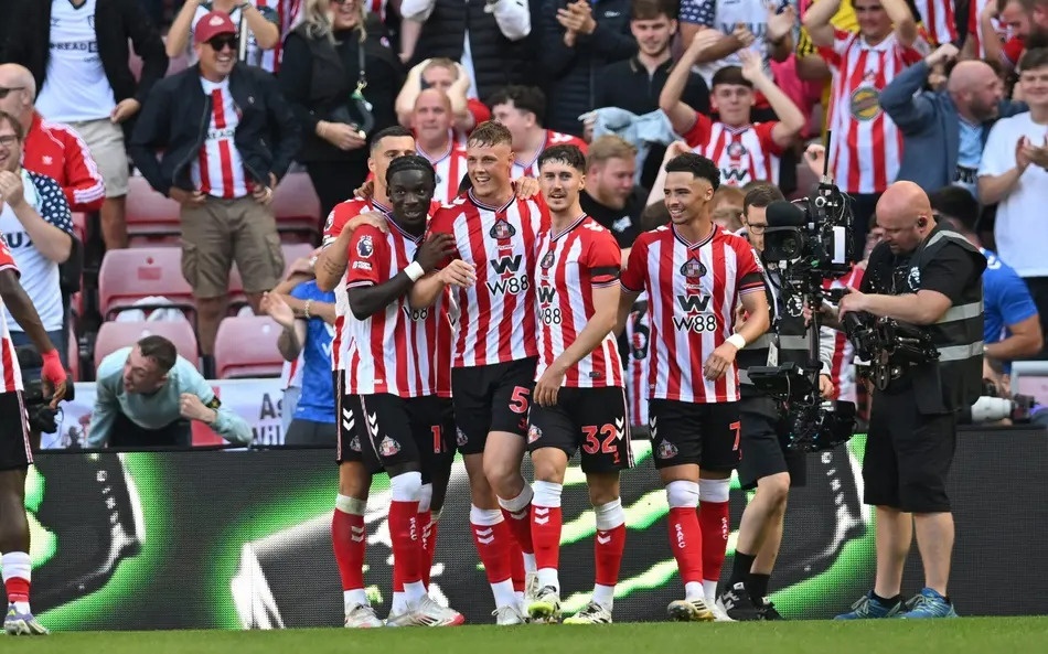 La luz de la Premier vuelve a brillar en Sunderland