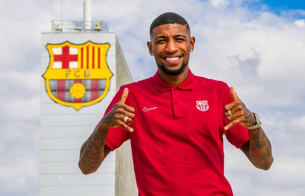 Emerson, ilusionado en su primer día en Barcelona. Twitter/FCBarcelona