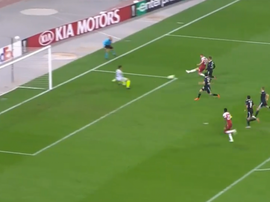 Emile Smith Rowe scores for Arsenal. Captura/BTSports