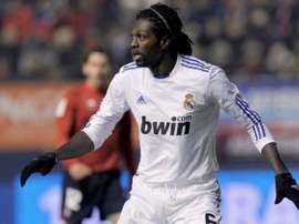 Adebayor fala sobre como pensou em tirar a própria vida. AFP