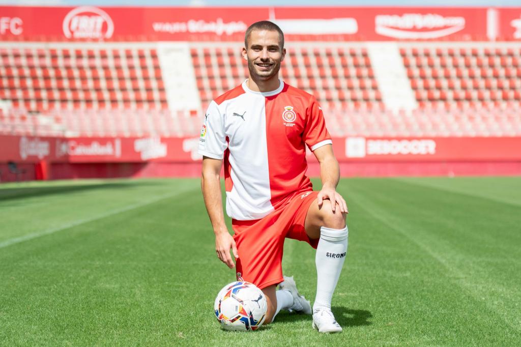 Franquesa, orgulloso de poder representar al Girona - BeSoccer