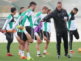 Manu Herrera se une a Joaquín y Donk en la lista de lesionados del Betis. RealBetis