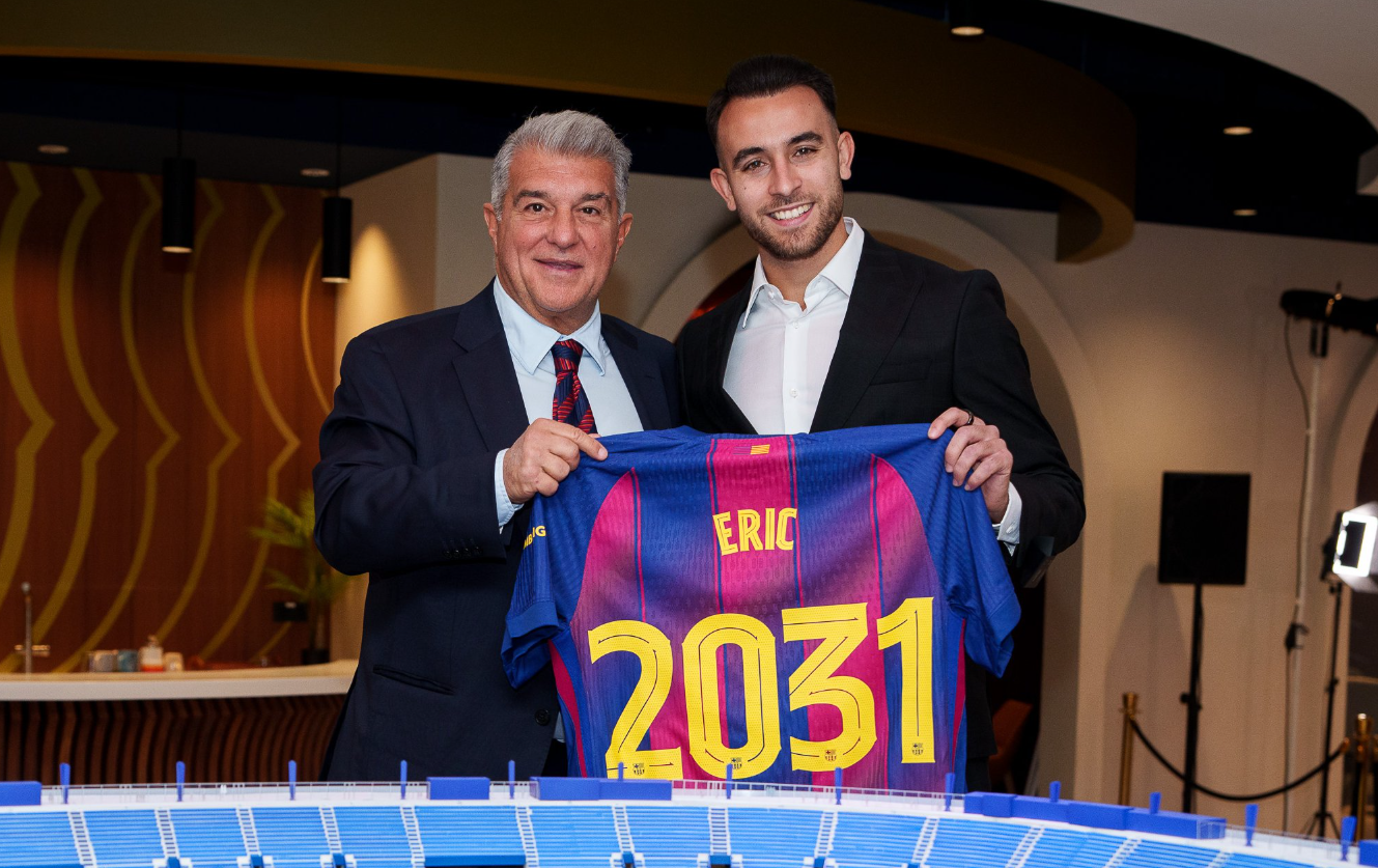 Eric García renova até 2031 e sonha jogar toda a vida no Barcelona