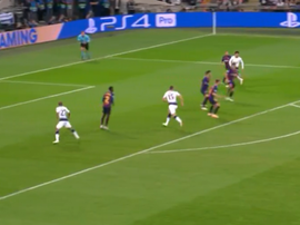 Erik Lamela got a goal back for Tottenham against Barcelona. Captura