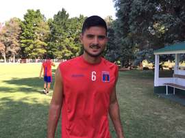 Erramuspe firmando su contrato con Tigre. Twitter