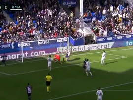 Escalante was on hand to open the scoring. Screenshot/beINSports