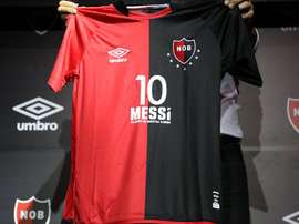Messi quiere seguir en Barcelona. Newell'sOldBoys