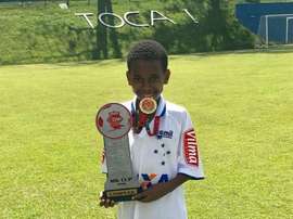 Estevão Willian is the youngest player in history to sign a contract with Nike. Youtube