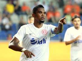 Samuel Eto'o fica na bronca com a France Football. Twitter