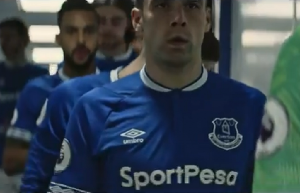 Everton S New Kit Revealed Besoccer