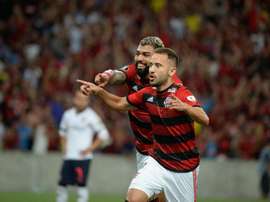 Éverton Ribeiro marca para o Flamengo. Twitter @Flamengo