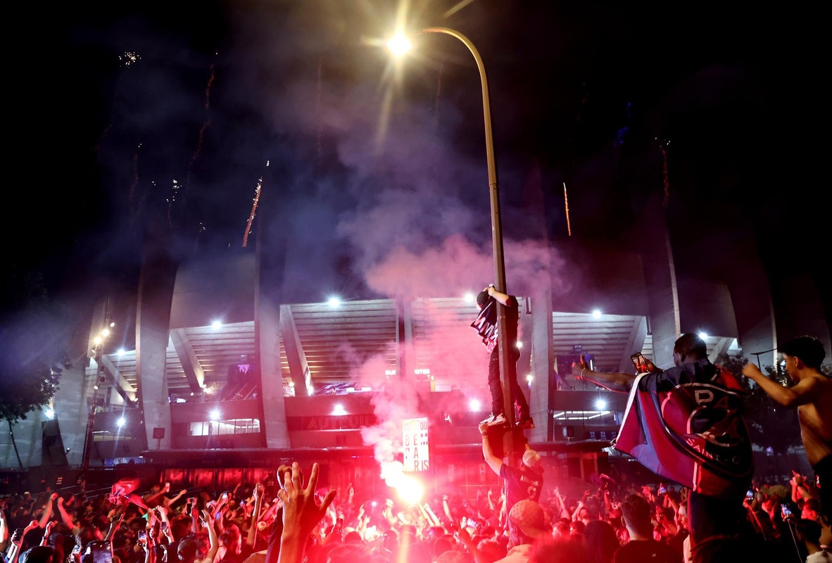 Fiesta y disturbios en París tras la Champions del PSG