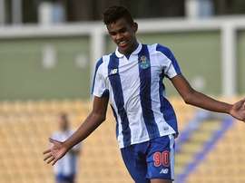 O brasileiro Wenderson Galeno assinou contrato com o FC Porto até 2022. Twitter