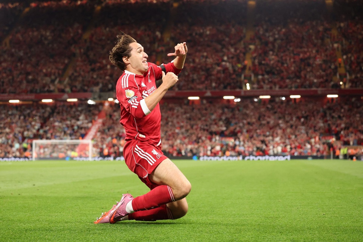 Chiesa determined to force way into Liverpool's Champions League plans