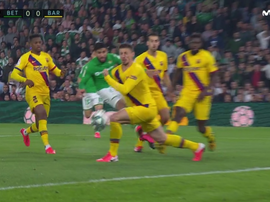 Jogadaça de Fekir, mão de Lenglet e gol de Canales. Captura/MovistarLaLiga
