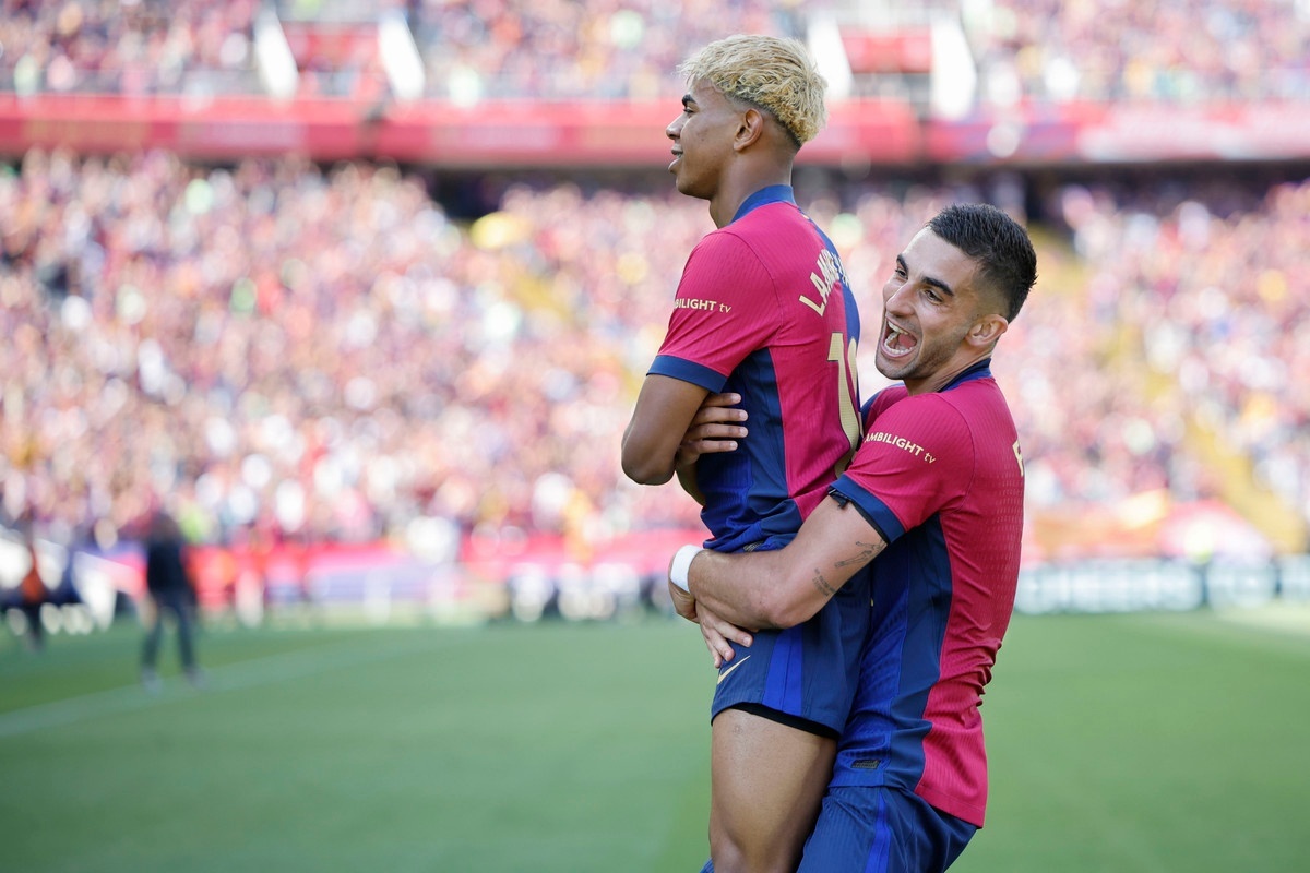 "J'aimerais jouer avec Nico au Barça, nous formerions un bon trio avec Lamine"
