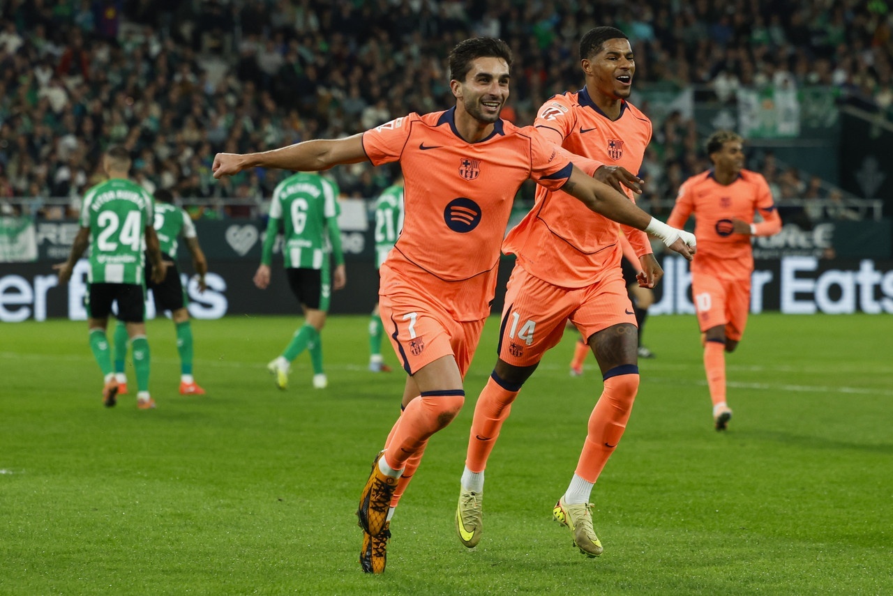 Il Barcellona travolge il Betis con lo show di Ferran Torres e Roony Bardghji