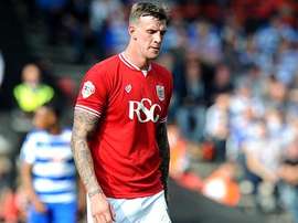 Flint, pretendido por el Birmingham City, durante un partido con el Bristol City. BCFC