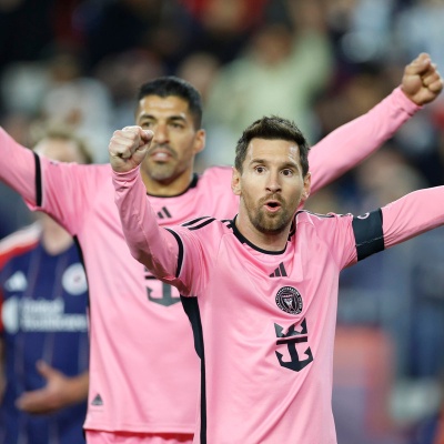 'La vie en rose': gol y 5 asistencias de Messi, 'hat trick' de Suárez y doblete de Rojas