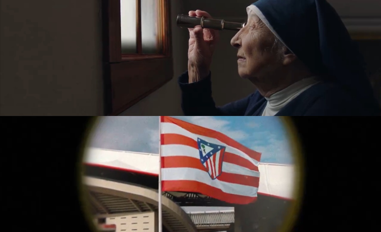 El escudo antiguo del Atleti vuelve a su bandera