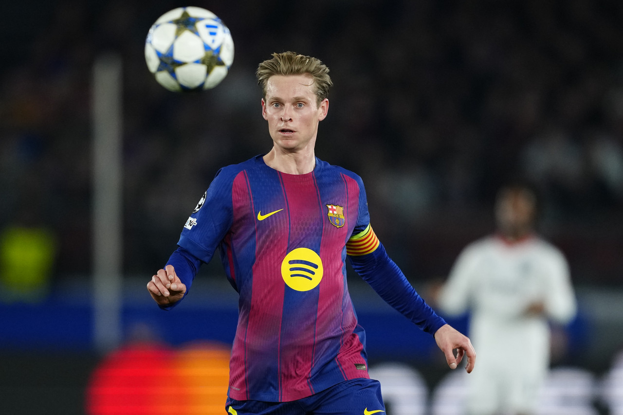 Resurgent De Jong reshaping career at Barcelona