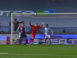 Frenkie de Jong gave Barca the lead v Real Sociedad. Screenshot/Vamos