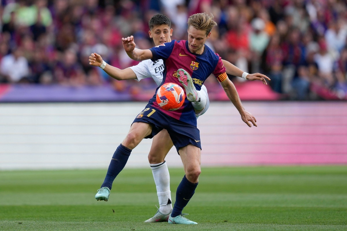 De Jong se gana la renovación