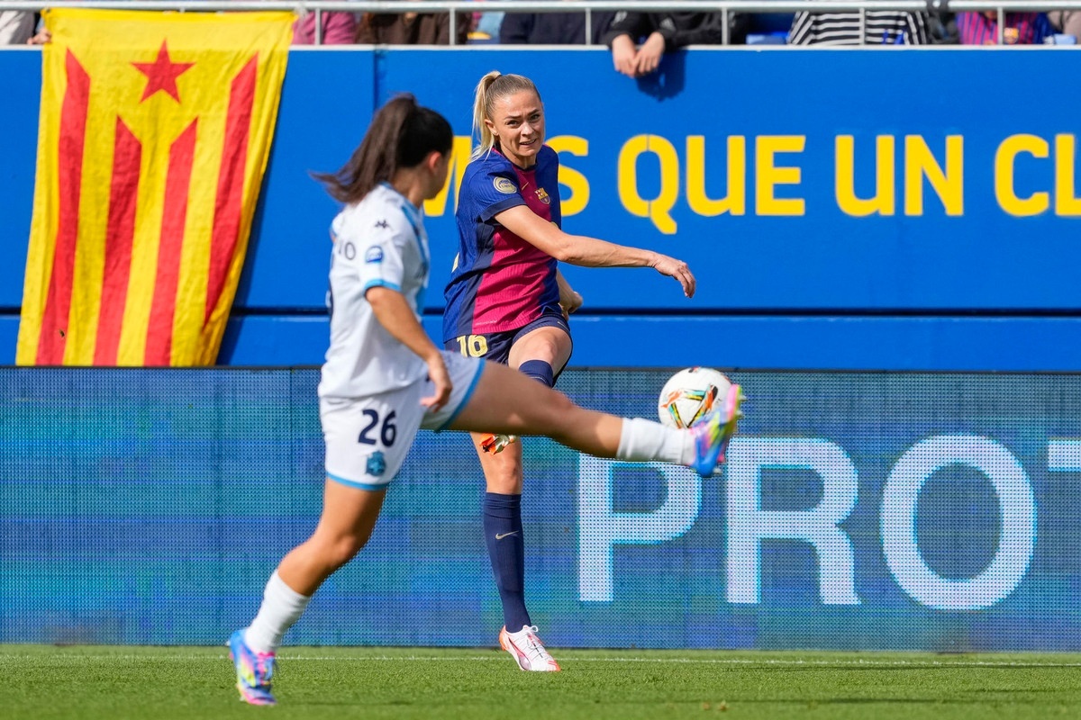 El Barça rescinde a Rolfö y a Roebuck
