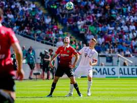 El Borussia Mönchengladbach quiere hacerse con el jugador del Hannover. Twitter/FCBayernES