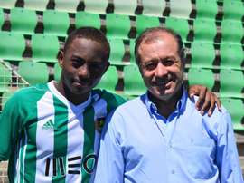 O avançado de 21 anos emigra pela primeira vez. RioAveFC