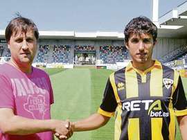 Galder Cerrajería, presentado como nuevo jugador del Barakaldo. BarakaldoCF