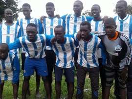 Gambian side Buckingham Street FC get their new kit from Buckingham United FC. Twitter/Ollie_Bayliss