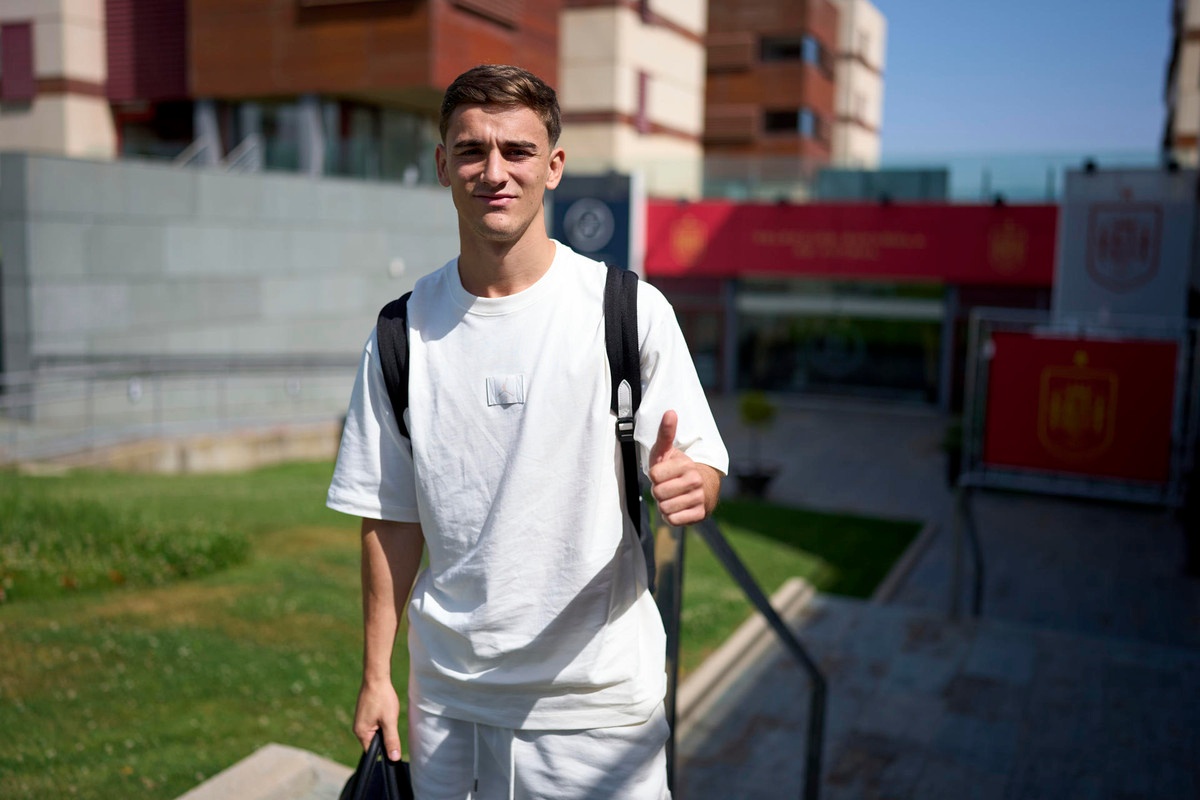 Gavi mira a febrero y el Mundial: Seré el de siempre