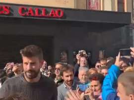 Piqué é aclamado por fãs. Captura/Carrusel