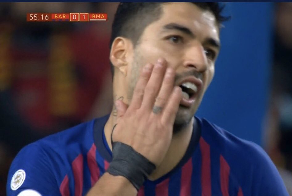 Cules - Página 5 Gesto-de-luis-suarez-tocandose-la-cara-en-el-barcelona-madrid-de-semifinales-de-copa-del-rey-2018-19--captura-gol