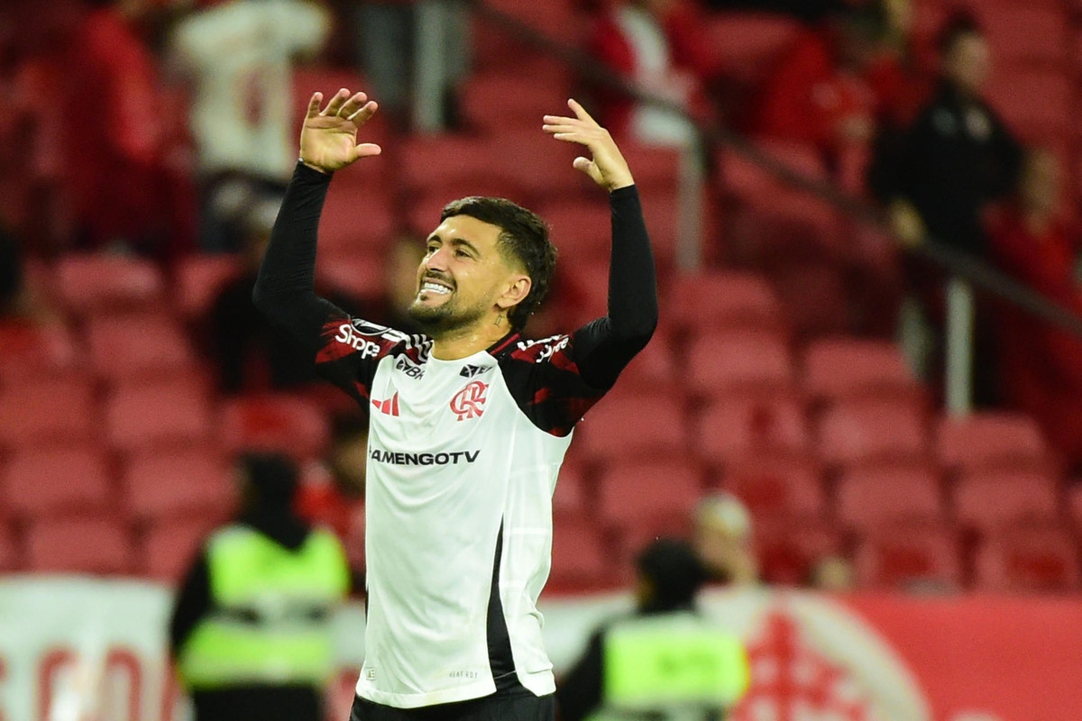 Estudiantes, con lo mínimo, y Flamengo, con autoridad, ya están en cuartos