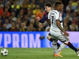 Boateng sobre drible de Messi que o deixou no chão: 'queria ver vocês contra ele'. Goal
