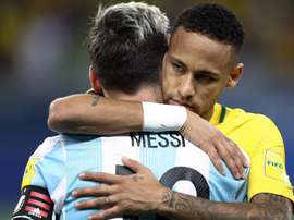 2017-10-08-messi-neymar. Goal