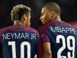 Neymar e Mbappé reforçaram o PSG no último verão. Goal