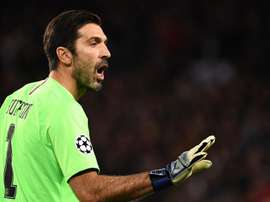 Buffon ve o duelo contra o United aberto. Goal