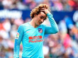 Barcelona violou regras da FIFA ao negociar com Griezmann, diz rádio