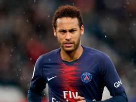 Neymar flatte Messi. Goal