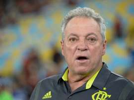 Abel Braga não demonstra fazer questão da simpatia da torcida do Fla