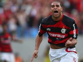 Adriano ‘Imperador’ vira filme e Flamengo brinca com ‘spoilers’