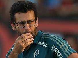 O técnico interino do Palmeiras: Alberto Valentim. Goal