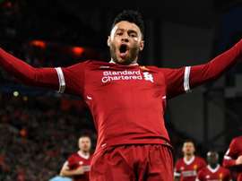 Oxlade-Chamberlain fez um golaço. Goal