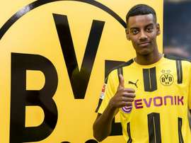 Borussia Dortmund assina com Alexander Isak. Goal