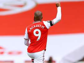 Lacazette rejoint le cercle fermé des vainqueurs de la FA Cup et de la Coupe de France. goal