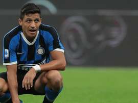 Inter, Sanchez come Ibrahimovic: danneggiata la sua statua in Cile