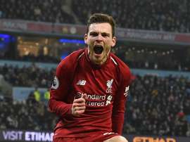 Para John Arne Riise Robertson é o melhor lateral esquerdo do mundo. Goal